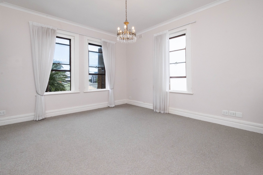 3 Bedroom Property for Sale in Sea Point Western Cape